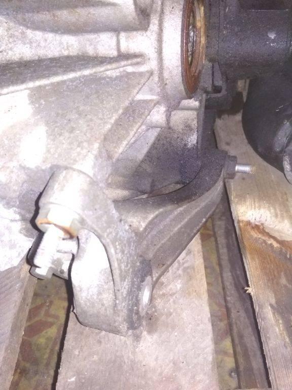 кронштейн КПП Ford Focus 2 поколение 2005, 2.0 л., дизель, МКПП - фото №1