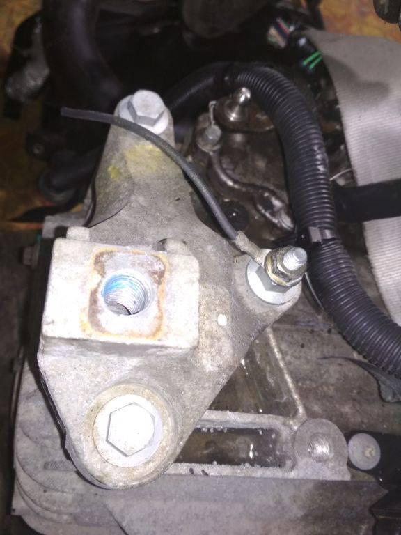 кронштейн КПП Ford Focus 2 поколение 2005, 2.0 л., дизель, МКПП - фото №1