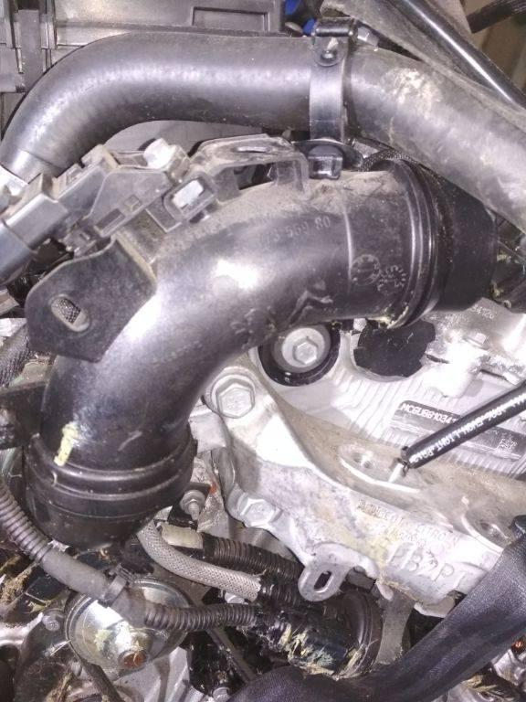 патрубок воздушного фильтра Opel Crossland X 1 поколение 2018, 1.2 л., бензин, АКПП, 9677355980 - фото №1