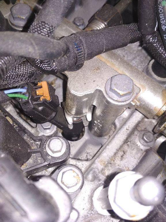 форсунка Opel Crossland X 1 поколение 2018, 1.2 л., бензин, АКПП - фото №1