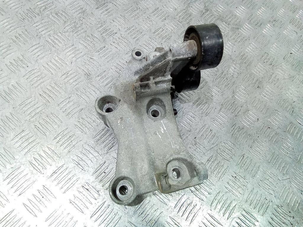 кронштейн генератора Renault Trafic 3 поколение 2017, 1.6 л., дизель, МКПП, 117105124R - фото №1