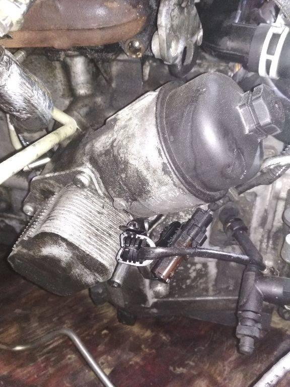 корпус масляного фильтра Peugeot 308 T7 2008, 1.6 л., дизель, МКПП - фото №1