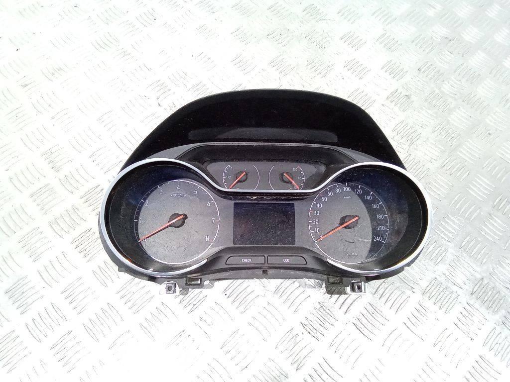 щиток приборов (приборная панель) Opel Crossland X 1 поколение 2018, 9828207880 - фото №1