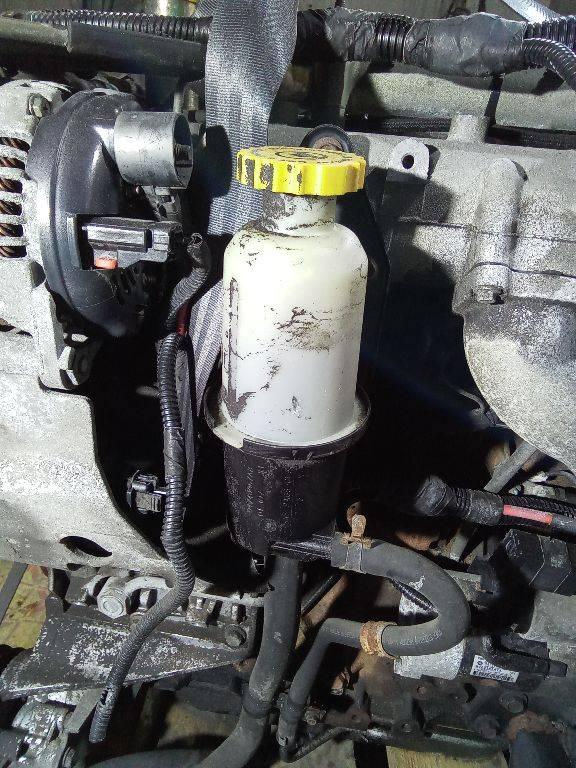 бачок гидроусилителя Chrysler Voyager 4 поколение 2003, 2.5 л., дизель, МКПП, 04743067AB - фото №1