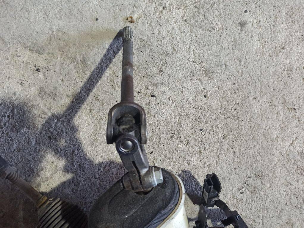 рулевой карданчик Renault Scenic 3 поколение 2011 - фото №1