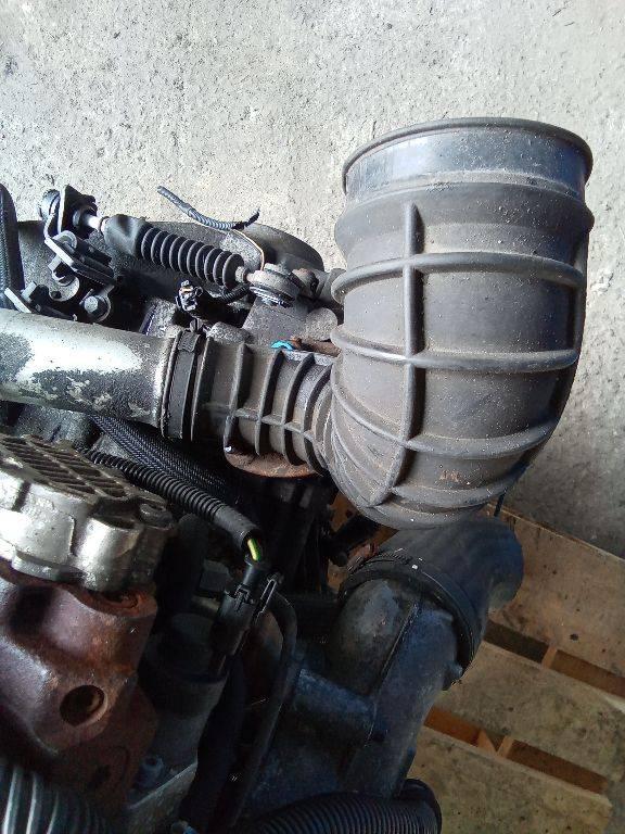 патрубок воздушного фильтра Volvo S80 1 поколение 2001, 2.4 л., дизель, МКПП, 08634143 - фото №1