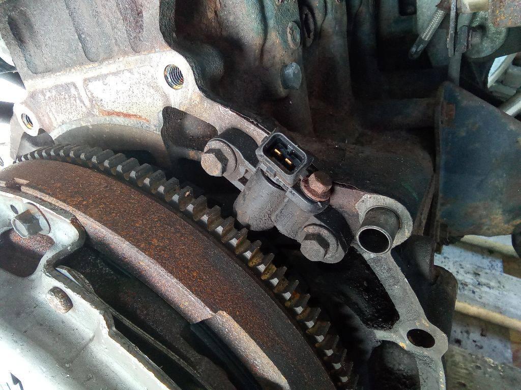 датчик распредвала Ford Transit 6 поколение 2003, 2.4 л., дизель, МКПП, 948F6C313AA - фото №1