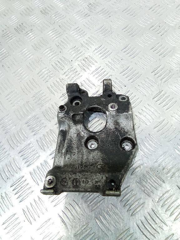 кронштейн компрессора кондиционера Peugeot 307 1 поколение 2003, 1.9 л., дизель, 9646719580 - фото №1