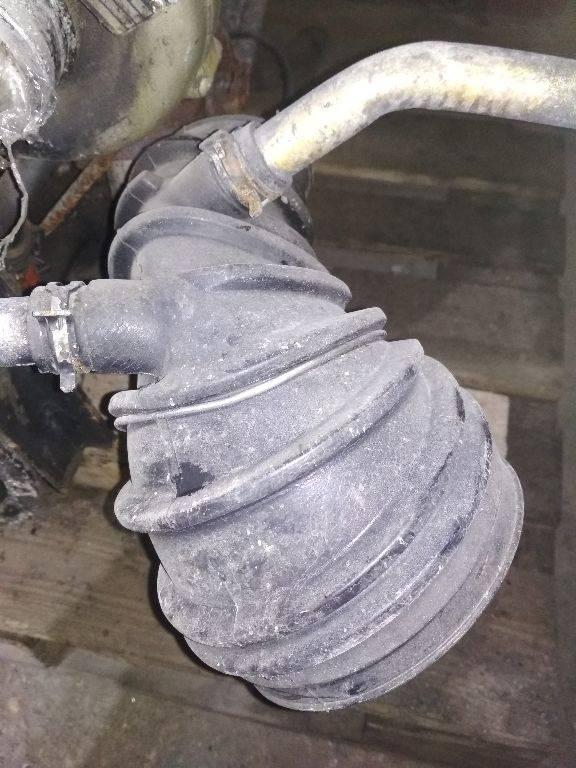 патрубок воздушного фильтра MAN TGX 1 поколение 2007, 4.6 л., дизель, МКПП - фото №1