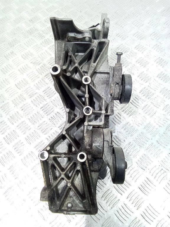 кронштейн генератора Renault Clio 2 поколение 1998, 7700875413 - фото №1