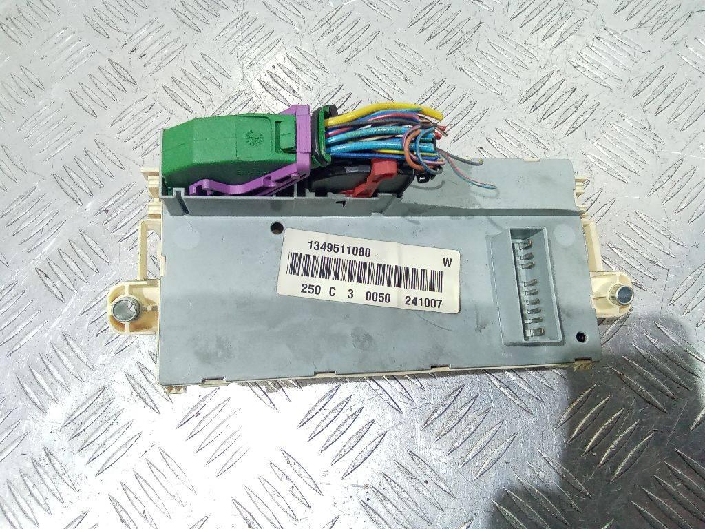 блок предохранителей Peugeot Boxer 3 поколение 2007, 2.2 л., дизель, 1349511080 - фото №1