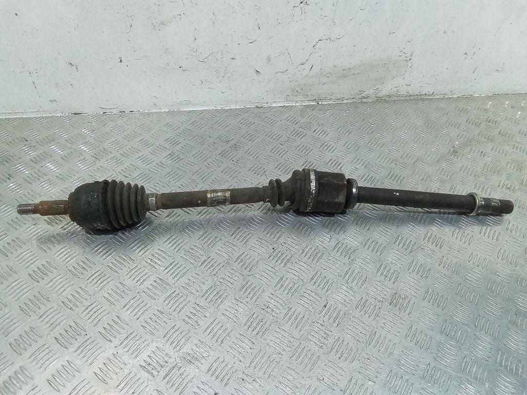 полуось передняя правая (приводной вал, ШРУС) Renault Scenic 2 поколение 2005, 1.5 л., дизель, 8200436366 - фото №1