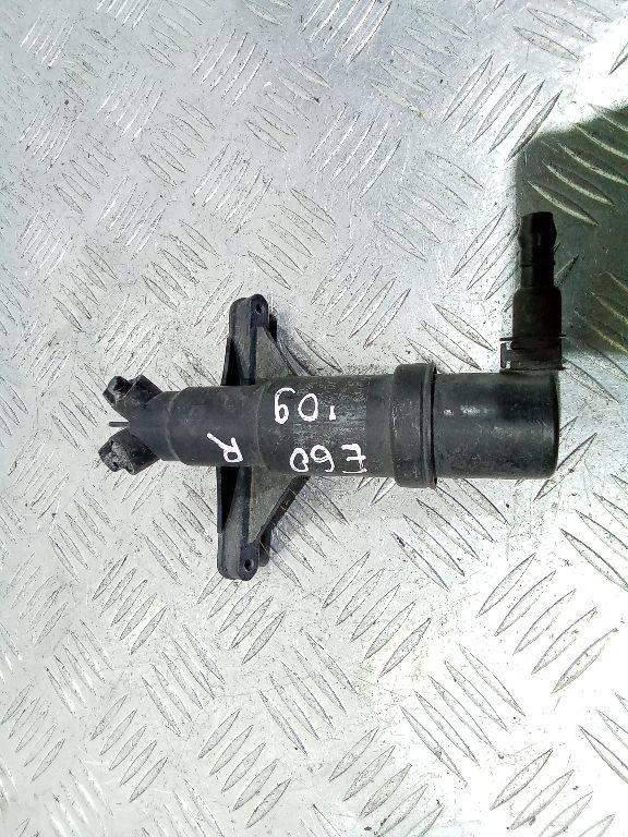 форсунка омывателя фары BMW 5 серия F07/F10/F11 2009 - фото №1