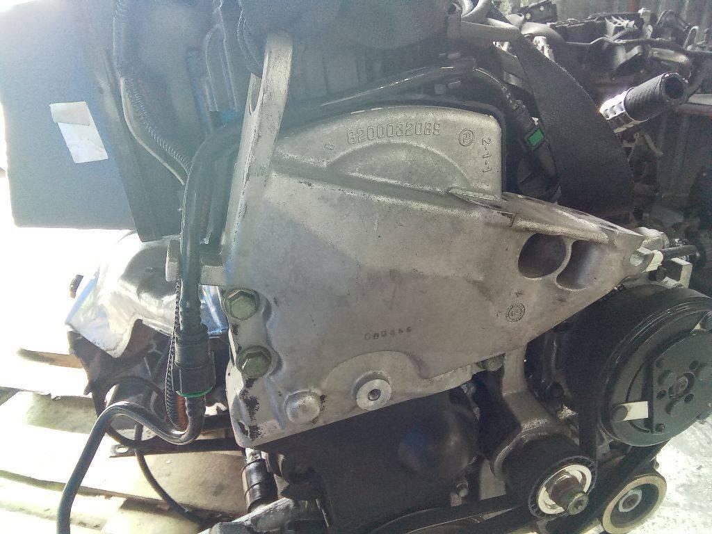 защита (кожух) ремня ГРМ Renault Kangoo 1 поколение 2002, 1.2 л., бензин, МКПП, 8200032089 - фото №1