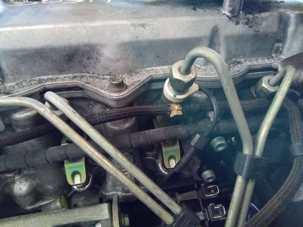 форсунка управляющая Volkswagen Golf 4 поколение 1998, 1.9 л., дизель, МКПП - фото №1