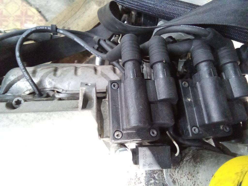 катушка зажигания Renault Clio 2 поколение 1999, 1.4 л., бензин, МКПП - фото №1