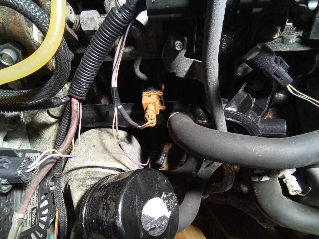 трубка охлаждающей жидкости Renault Megane 2 поколение 2003, 1.5 л., дизель, МКПП - фото №1