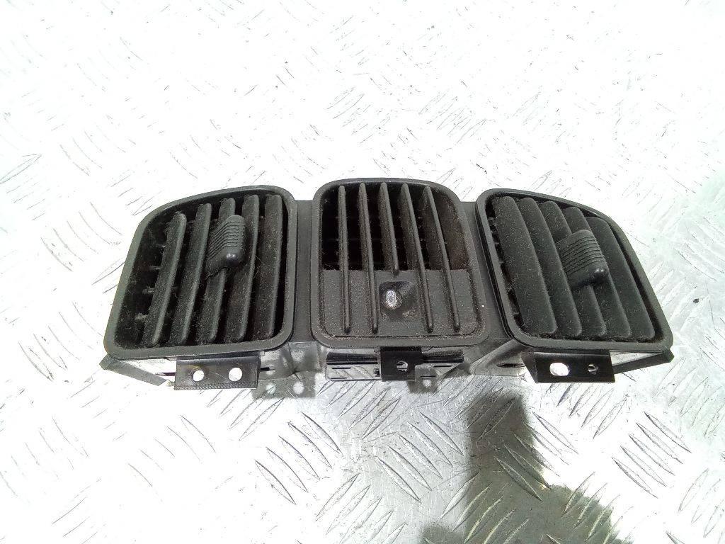 дефлектор обдува салона Chrysler Voyager 4 поколение 2003, P12221076A - фото №1