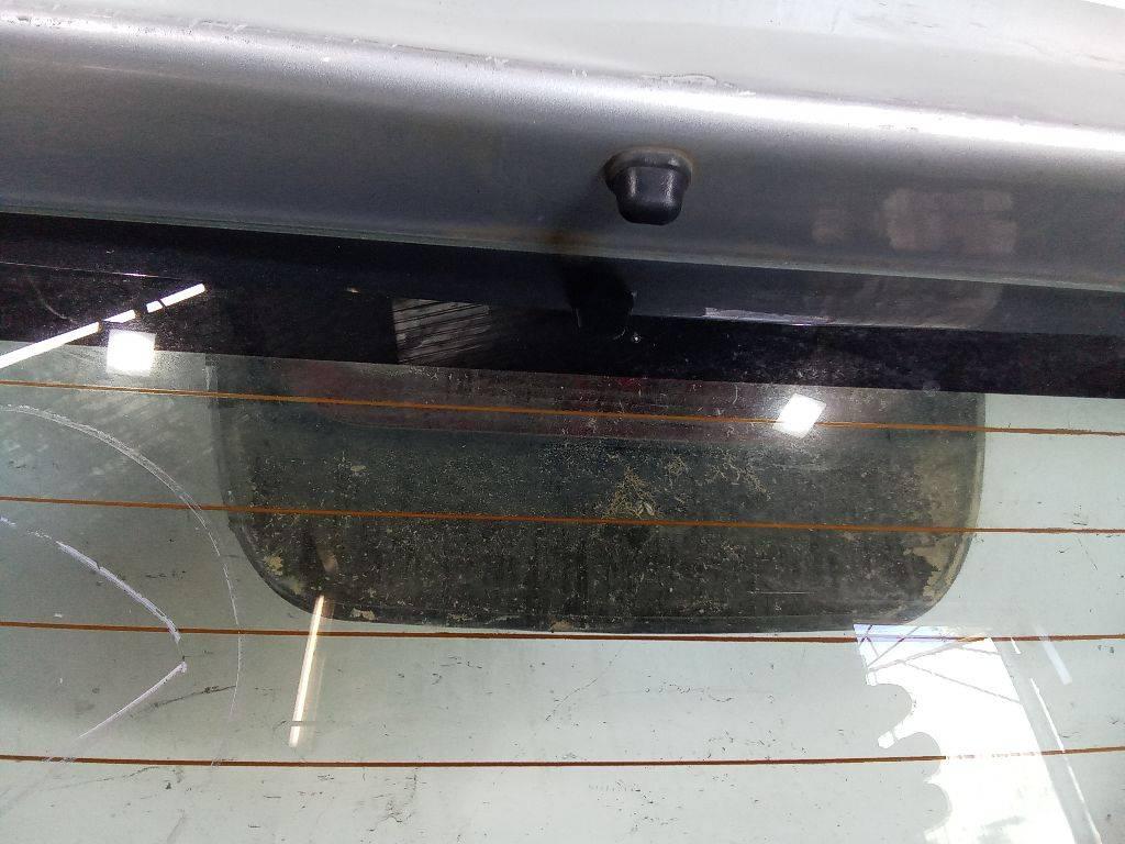 дополнительный стоп-сигнал Renault Sandero 2 поколение 2017 - фото №1