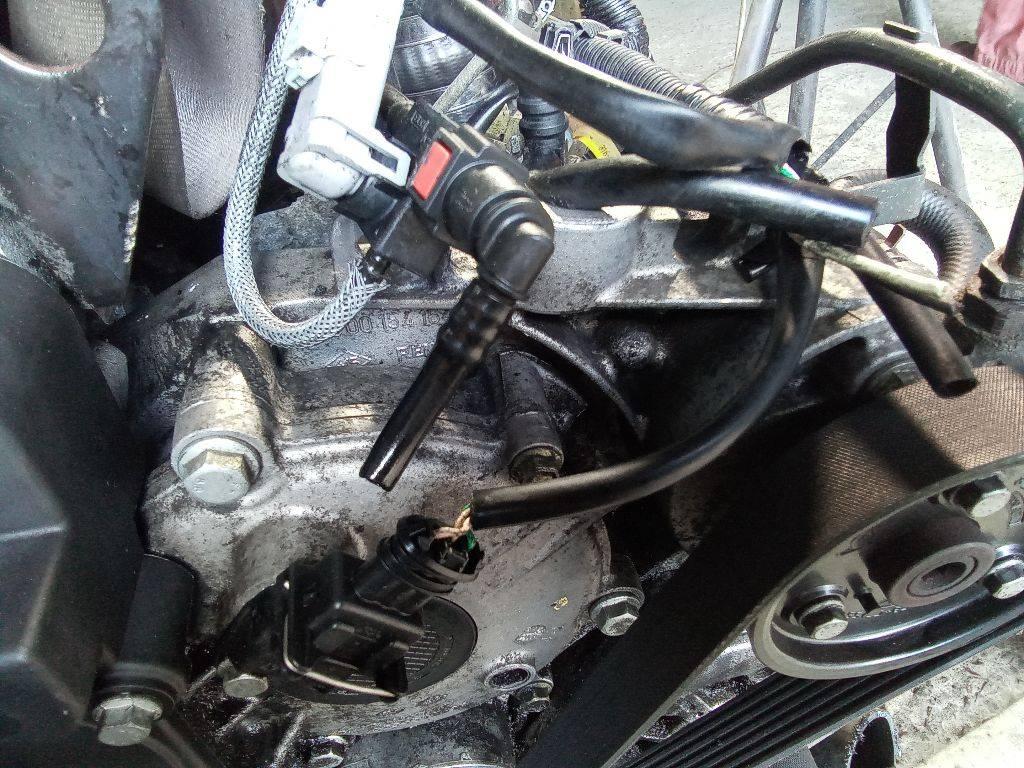 кронштейн генератора Renault Espace 4 поколение 2004, 2.2 л., дизель, МКПП, 8200154164 - фото №1