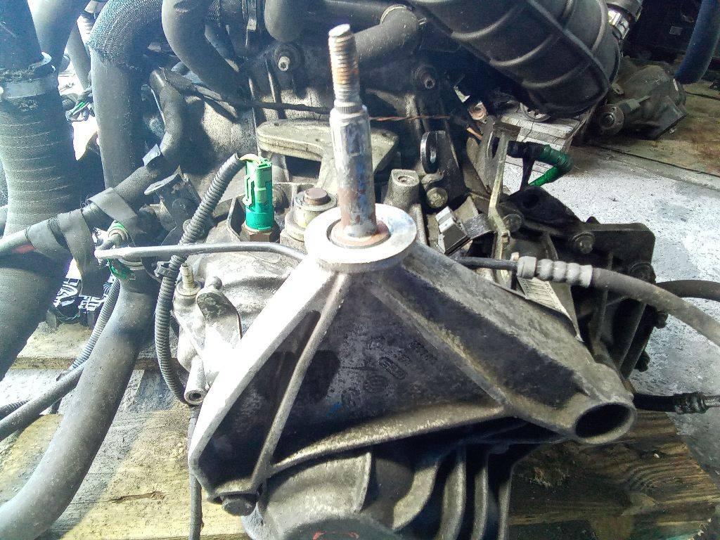 кронштейн КПП Renault Espace 4 поколение 2005, 2.2 л., дизель, МКПП, 8200013681 - фото №1