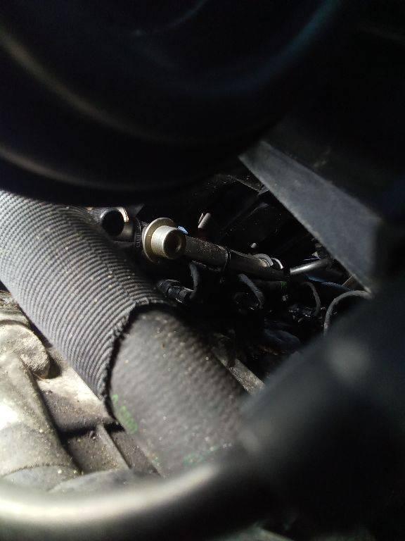 топливная рампа Mercedes-Benz B-Класс W245 2006, 1.7 л., бензин, МКПП - фото №1