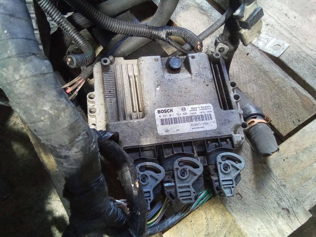 блок управления двигателем Renault Espace 4 поколение 2004, 2.2 л., дизель, МКПП, 0281011724 - фото №1
