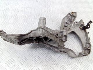 кронштейн генератора Renault Espace 4 поколение 2002, 2.2 л., дизель, МКПП, 8200123833