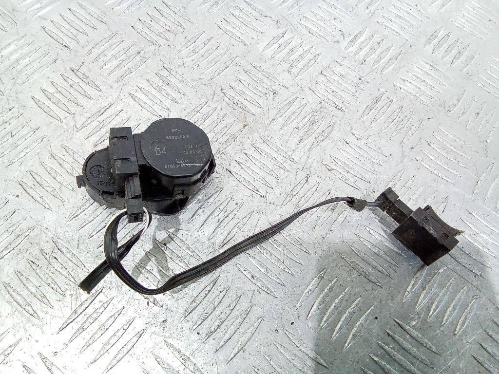 моторчик заслонки печки BMW X5 E53 2000, 69026989 - фото №1