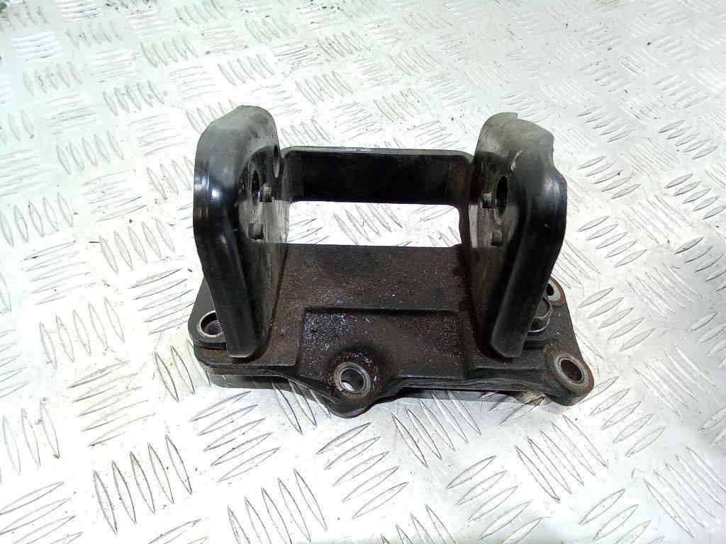 кронштейн КПП Kia Sportage 2 поколение 2006, 2.0 л., дизель, МКПП - фото №1