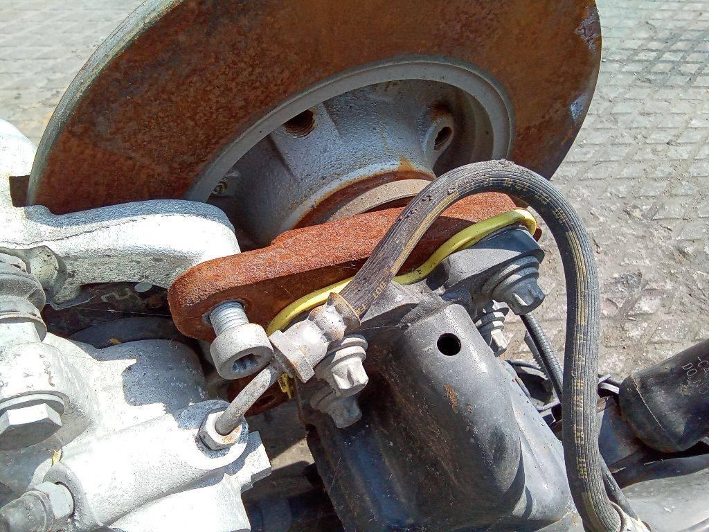 кулак задний левый Opel Crossland X 1 поколение 2018 - фото №1