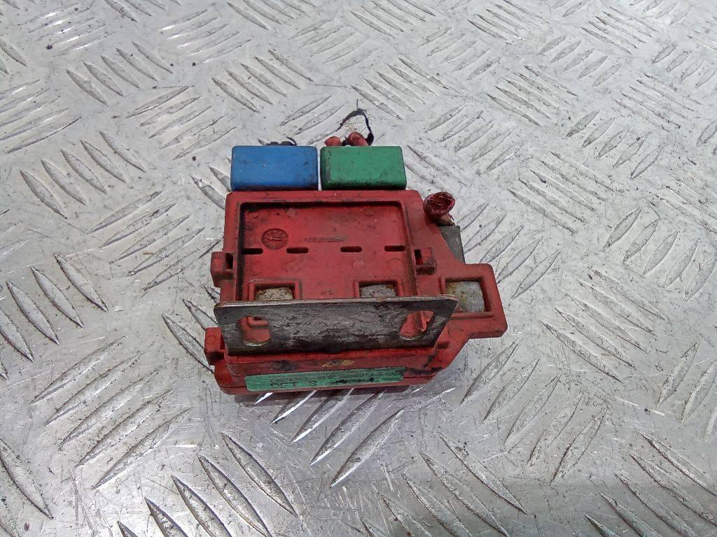 плюсовой провод аккумулятора Renault Megane 3 поколение 2009, 8200427594 - фото №1