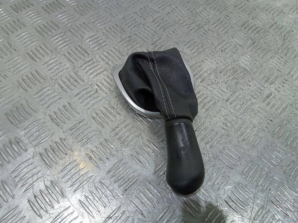 чехол рычага КПП Renault Clio 3 поколение 2008, 0101539A - фото №1