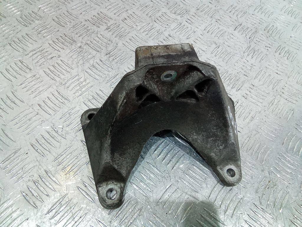 кронштейн КПП BMW 5 серия E60/E61 2006, 676110703 - фото №1