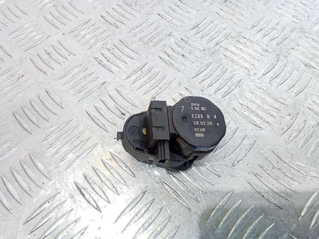 моторчик заслонки печки BMW 5 серия E60/E61 2006, 6942993 - фото №1