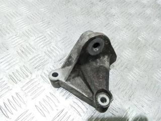 кронштейн двигателя Renault Scenic 2 поколение [рестайлинг] 2006, 1.9 л., дизель, МКПП, 8200072747