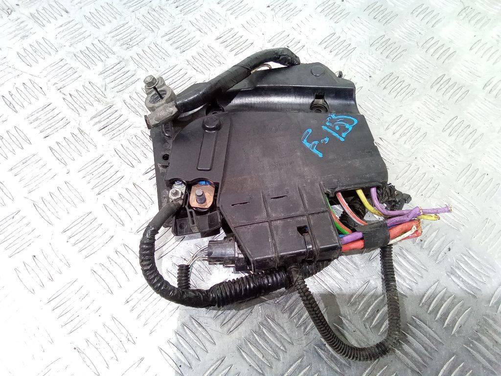 блок предохранителей Ford C-Max 2 поколение 2010, AV61-9C623-CB - фото №1