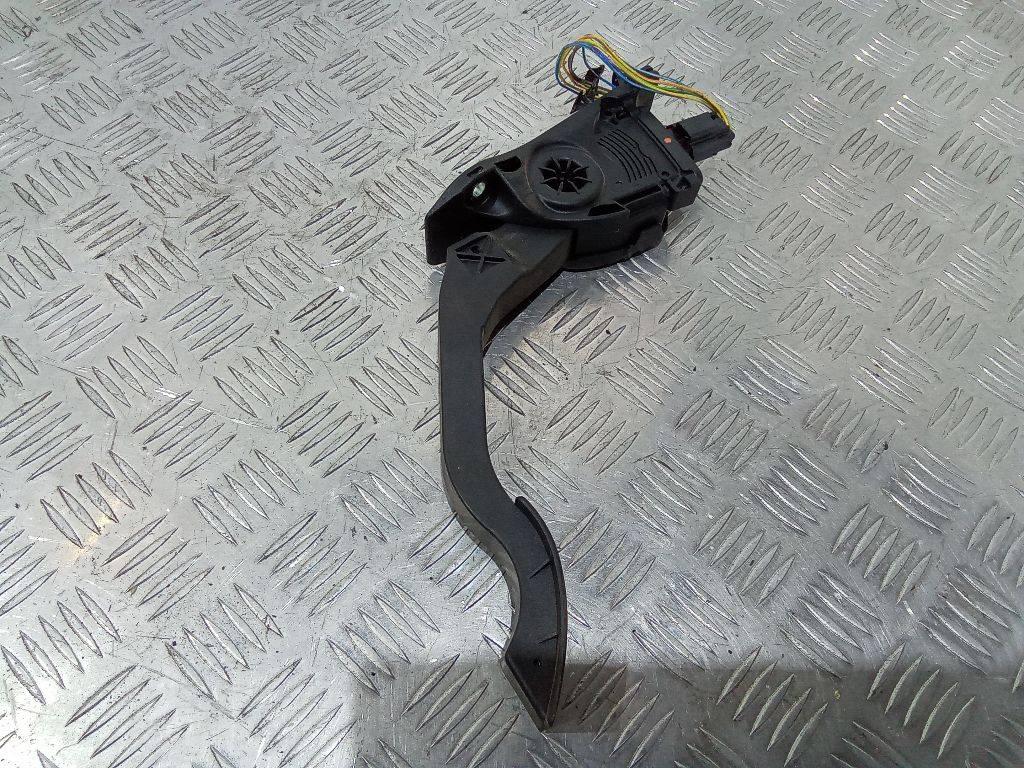 педаль Ford C-Max 2 поколение 2010, AV61-9F836-AB - фото №1