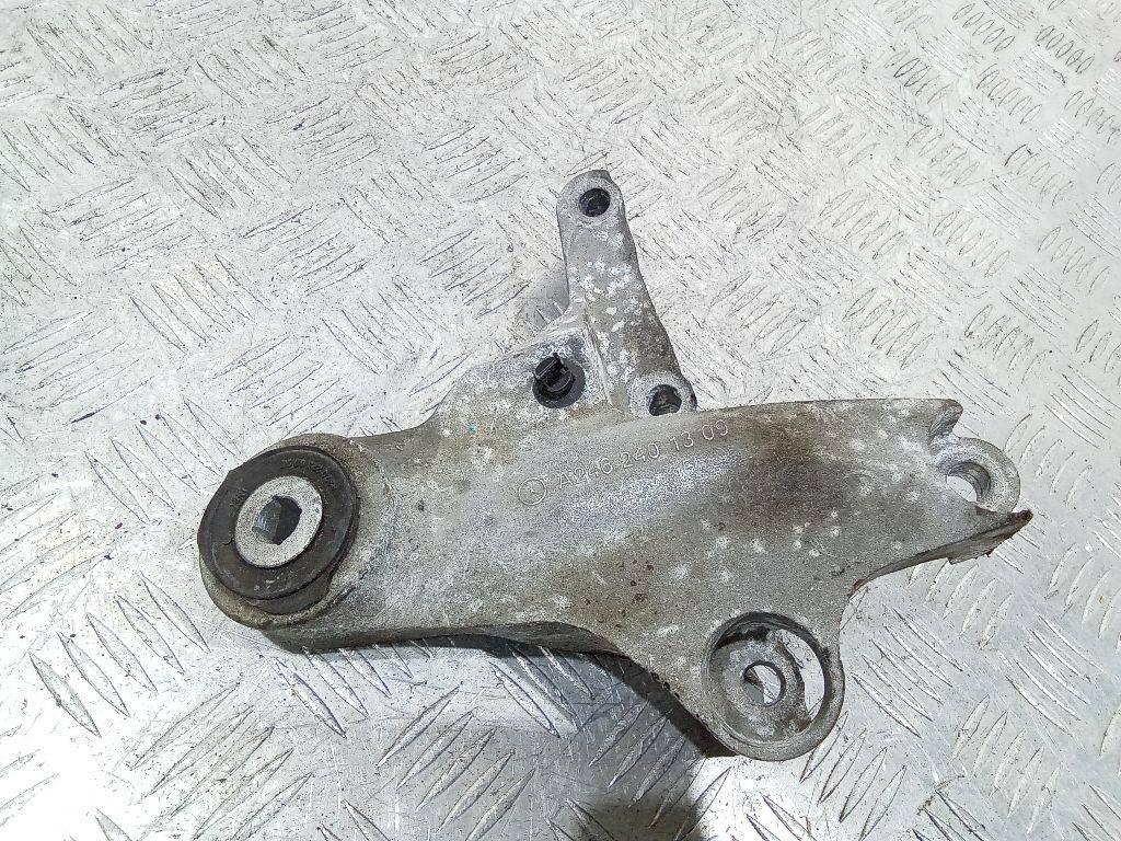 кронштейн двигателя Mercedes-Benz A-Класс W176 2013, A2462401309 - фото №1