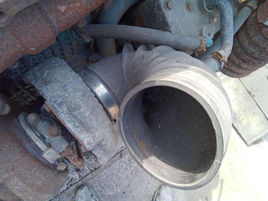 патрубок интеркулера Volvo FH 1 поколение 1998, МКПП - фото №1