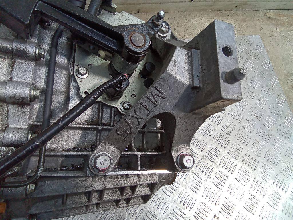 кронштейн КПП Mazda 3 BL 2010, 1.6 л., дизель, МКПП, MTX75 - фото №1