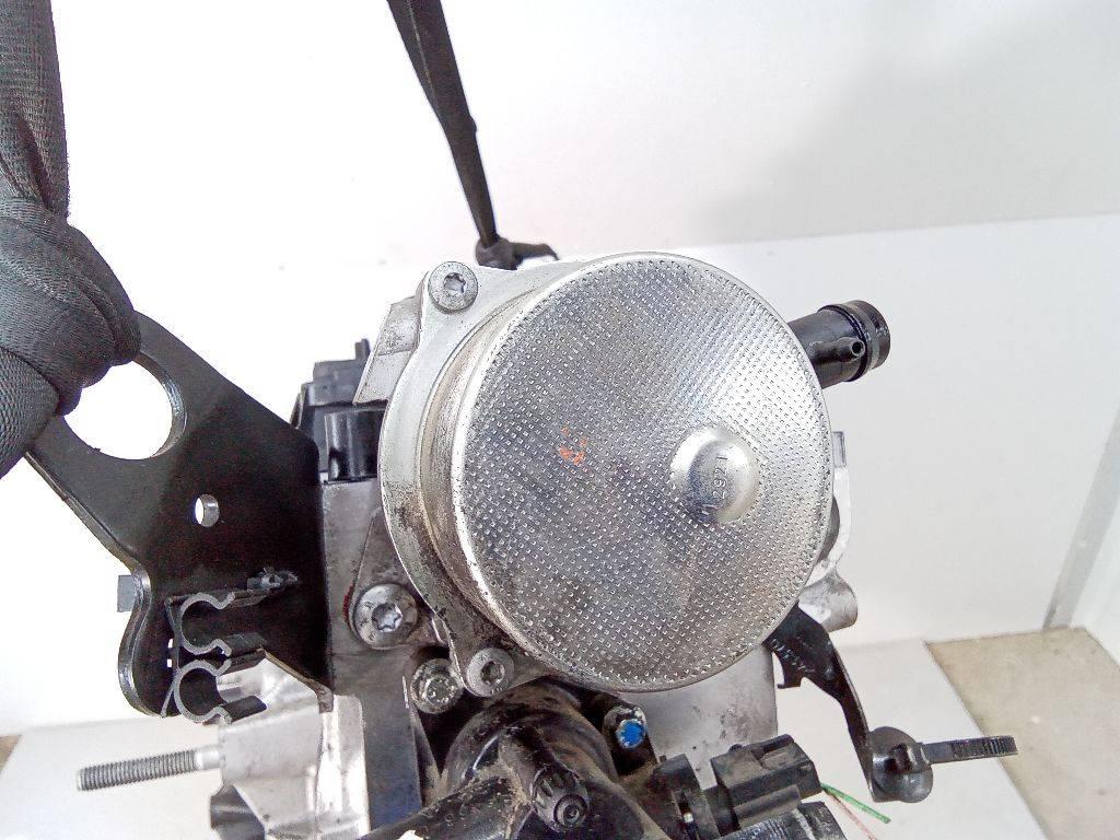 насос вакуумный Renault Megane 3 поколение 2010, 1.5 л., дизель, МКПП - фото №1