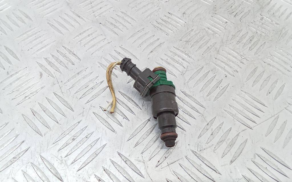 форсунка Renault Clio 2 поколение 1998, 1.4 л., бензин, МКПП, 875368 - фото №1