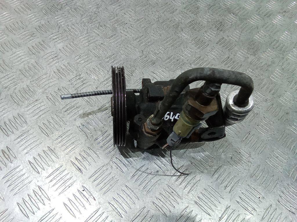 насос гидроусилителя руля Renault Clio 2 поколение 1998, 1.4 л., бензин, МКПП - фото №1