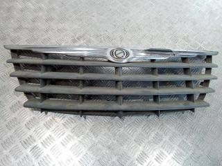 решетка радиатора Chrysler Voyager 4 поколение [рестайлинг] 2005, 04857960AA, 802500017