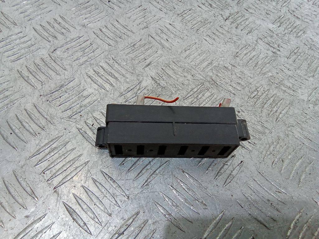 блок предохранителей Volvo FH 1 поколение 1997, 1079095 - фото №1