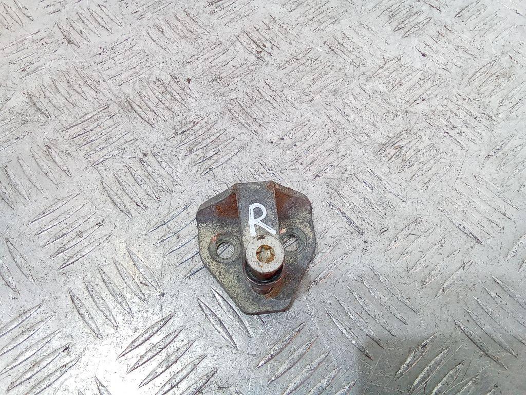 ответная часть (скоба) замка двери Volvo FH 1 поколение 1997 - фото №1