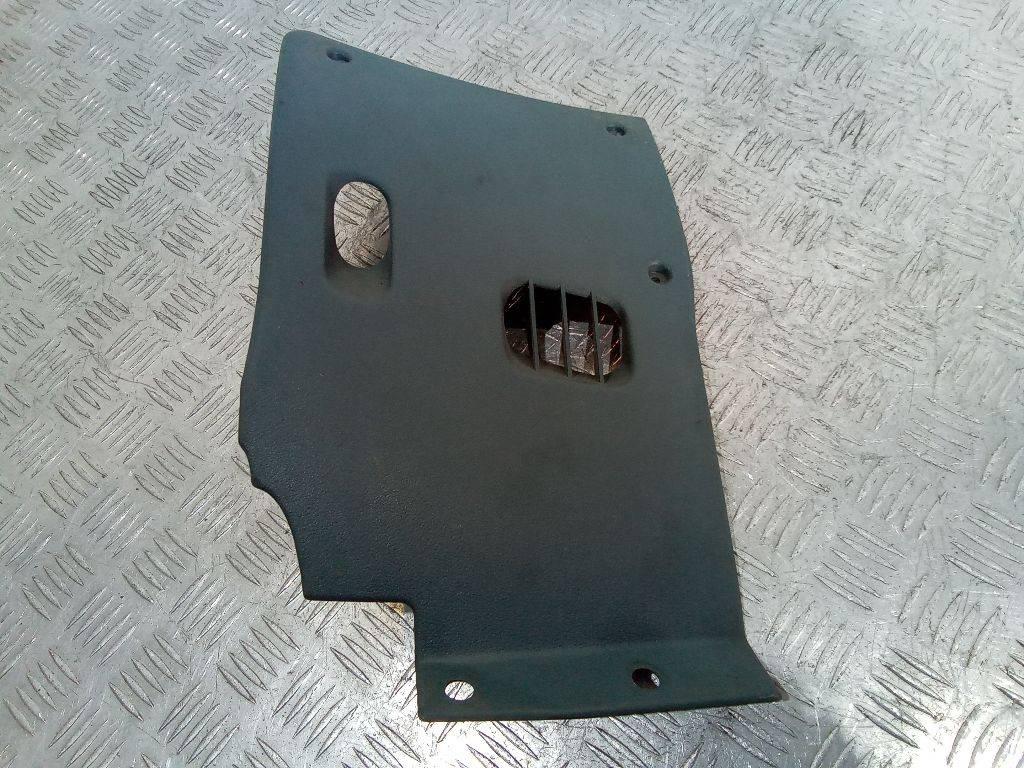 накладка на торпедо (консоль) DAF XF 105 1 поколение 2005, 1304875 - фото №1