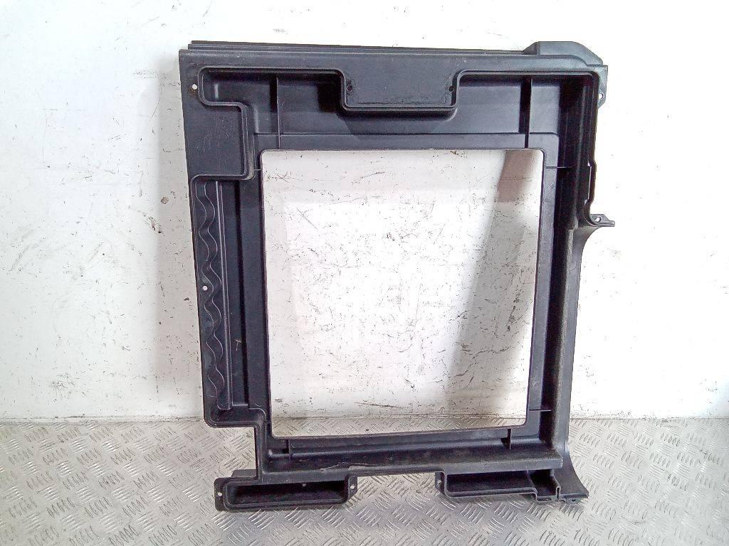 пластик DAF XF 105 1 поколение 2005, 1368674 - фото №1