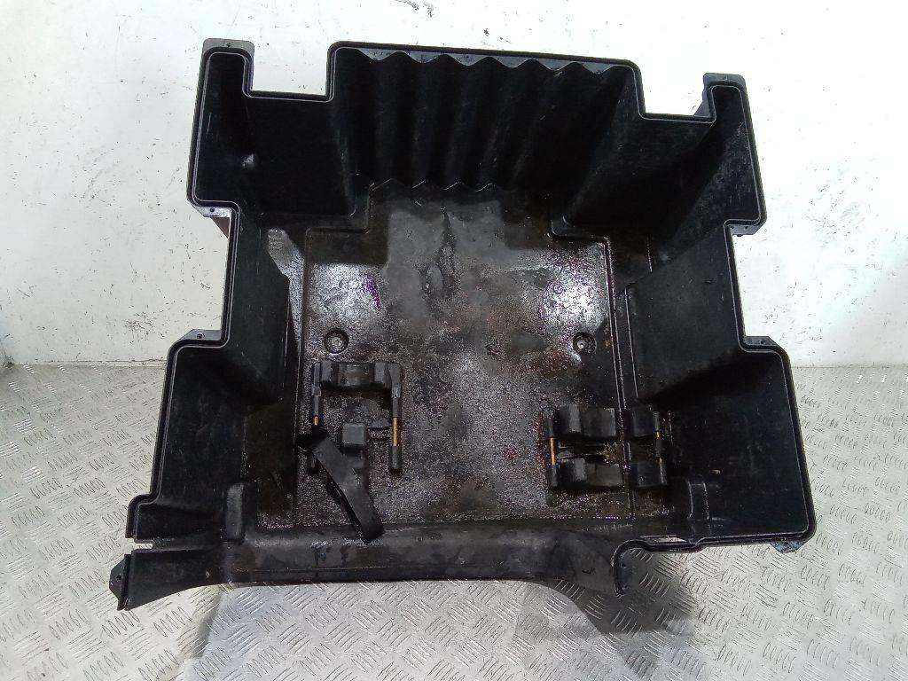 ящик под инструменты DAF XF 105 1 поколение 2005, 1368671 - фото №1